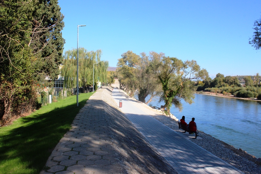 Riverside Promenade